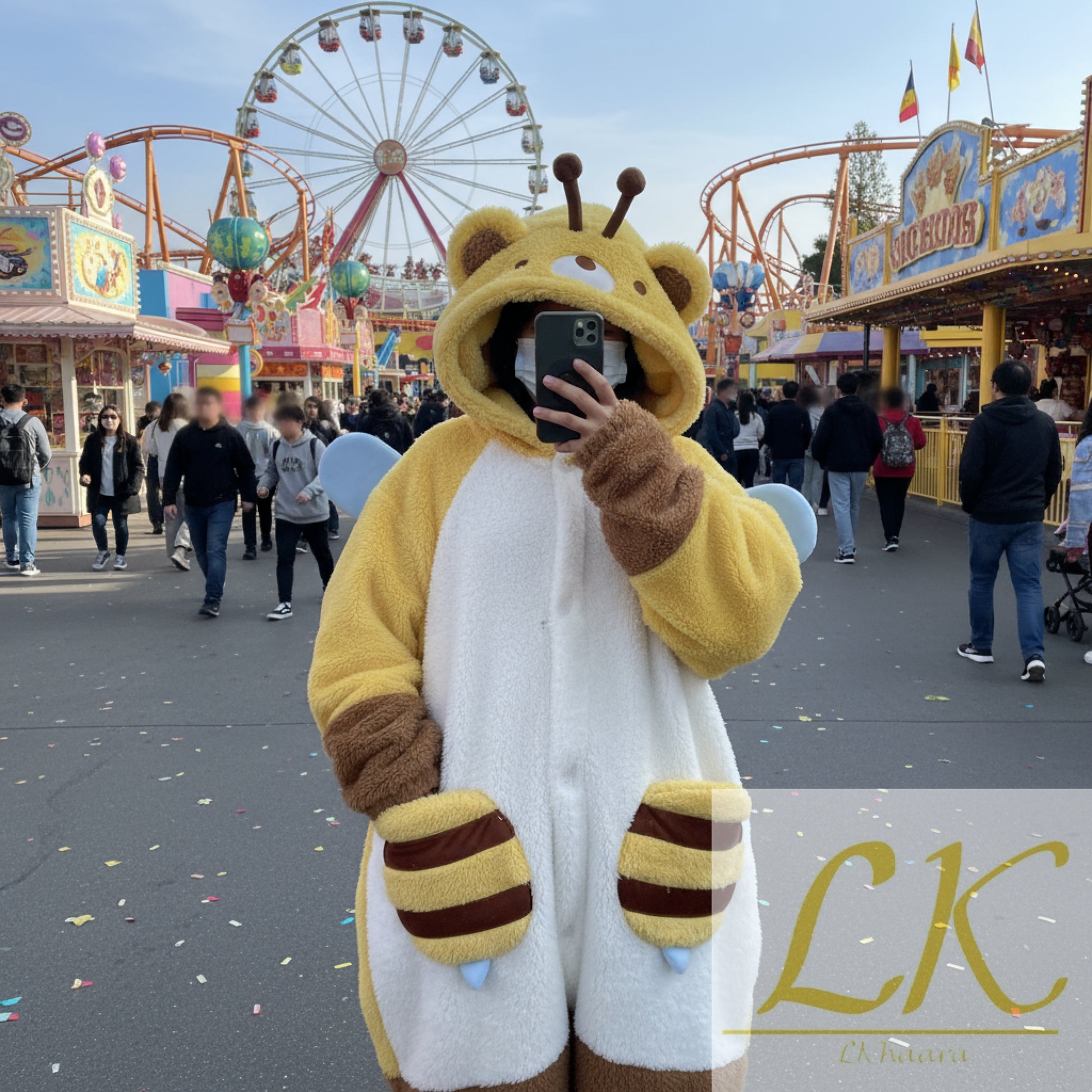 Cute Cartoon Little Bee Bear Pajamas – Winter Coral Velvet Night-Robe